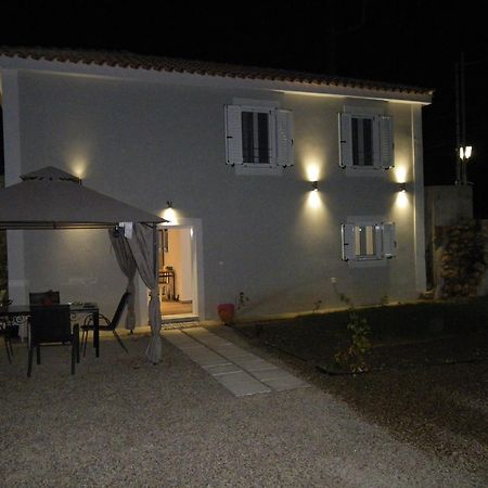 Vikou House Villa Yírion Exterior foto