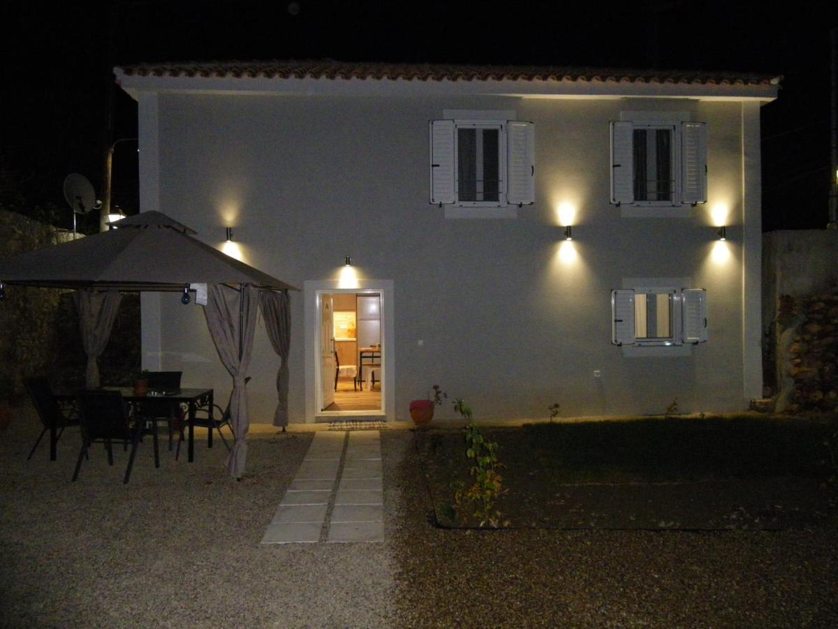 Vikou House Villa Yírion Exterior foto